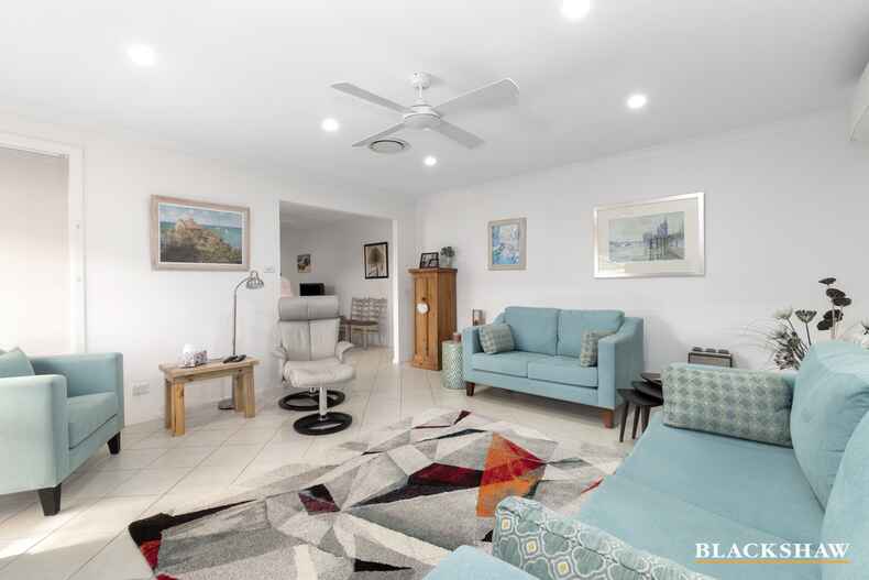 10 Stuart Place Sunshine Bay