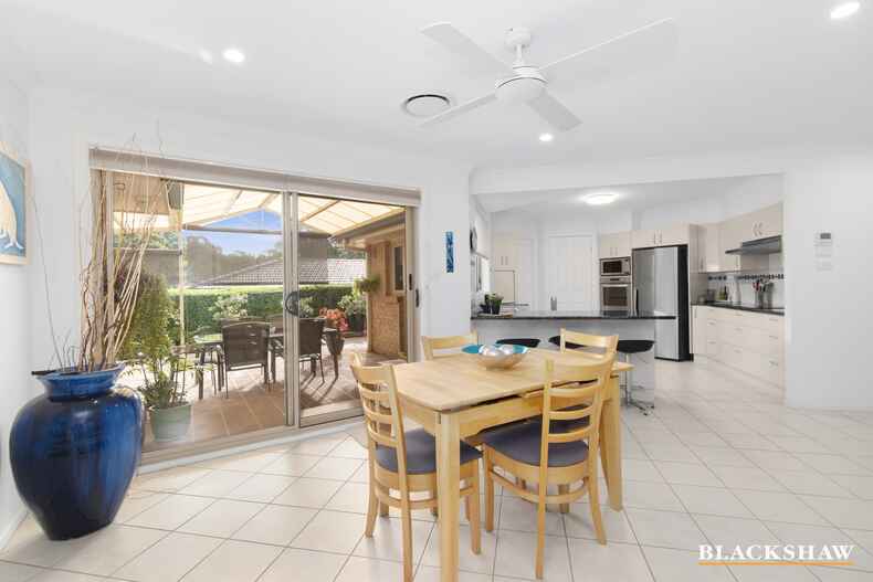 10 Stuart Place Sunshine Bay