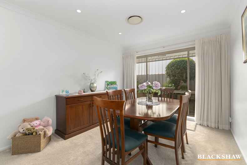 10 Stuart Place Sunshine Bay