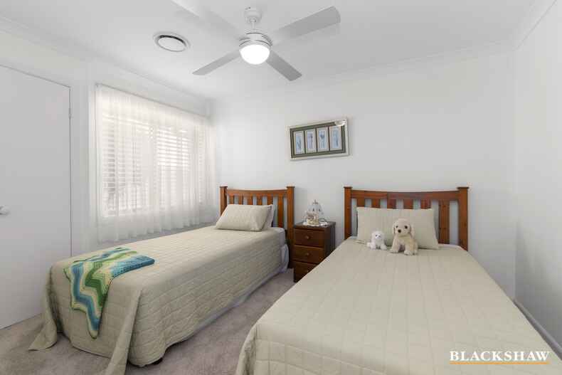 10 Stuart Place Sunshine Bay