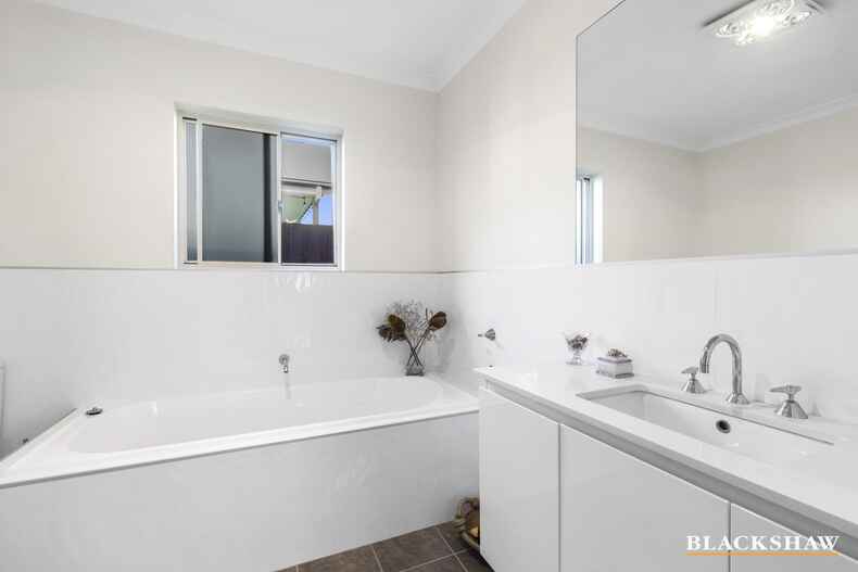 11 Bagarin Avenue Tomakin 11 Bagarin Avenue Tomakin