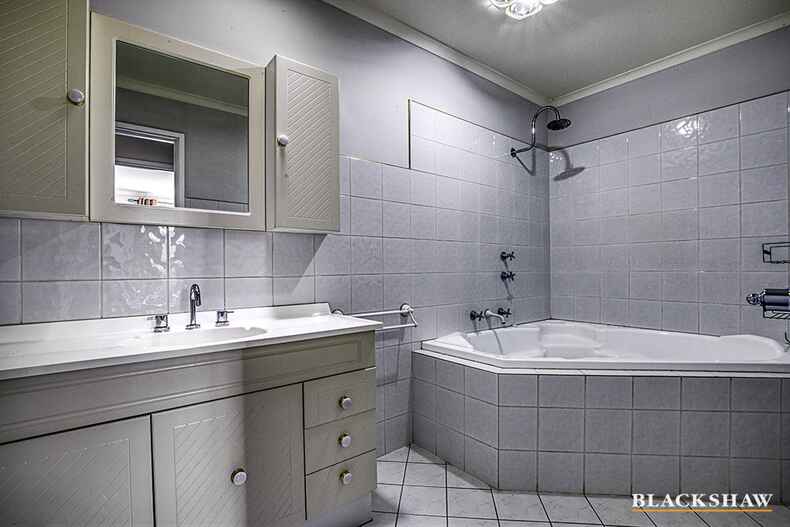 3 Mcgowen Close Spence