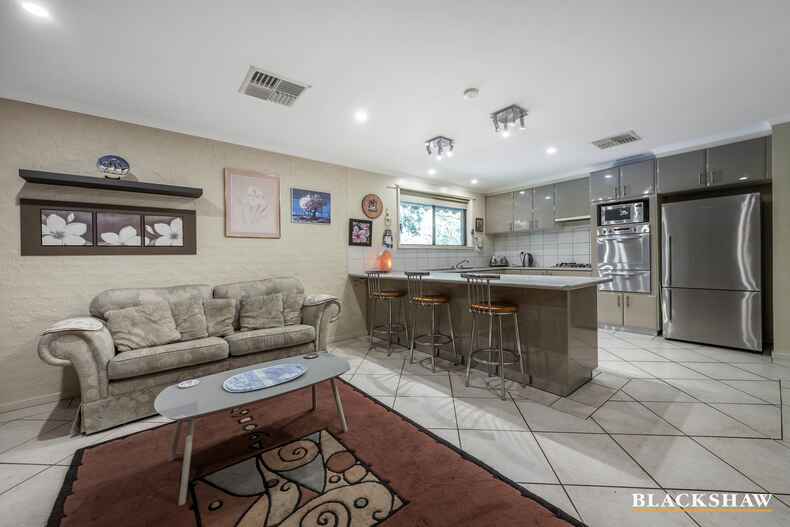 27 Grover Crescent Mckellar 27 Grover Crescent Mckellar