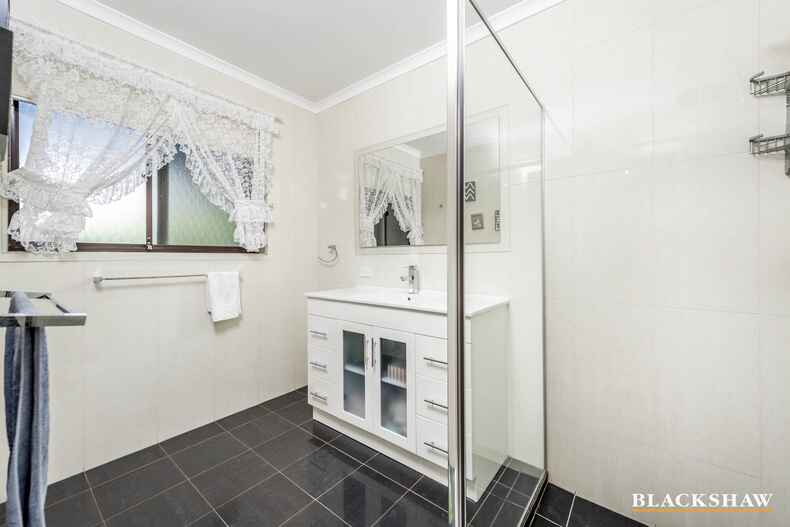 27 Grover Crescent Mckellar 27 Grover Crescent Mckellar