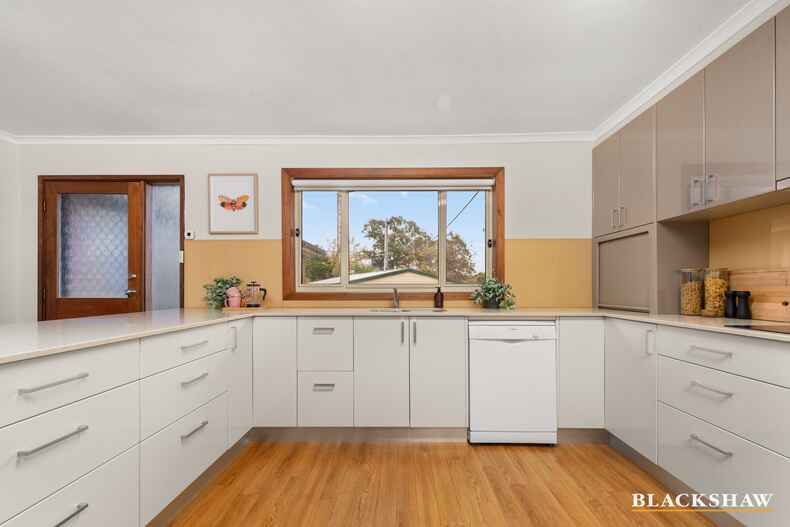 4 Esson Place Garran
