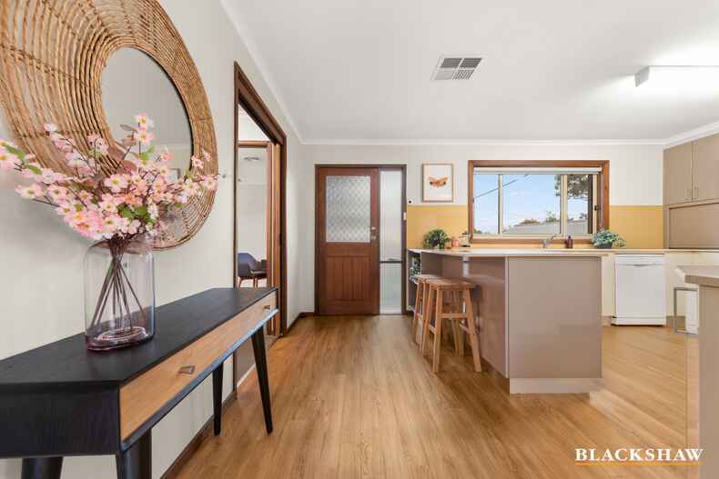 4 Esson Place Garran