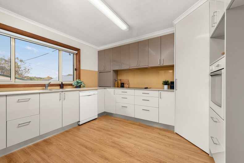 4 Esson Place Garran