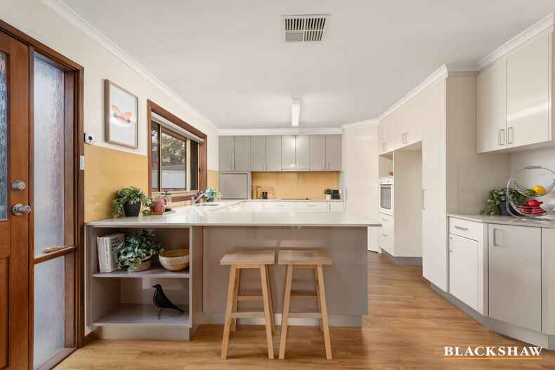 4 Esson Place Garran