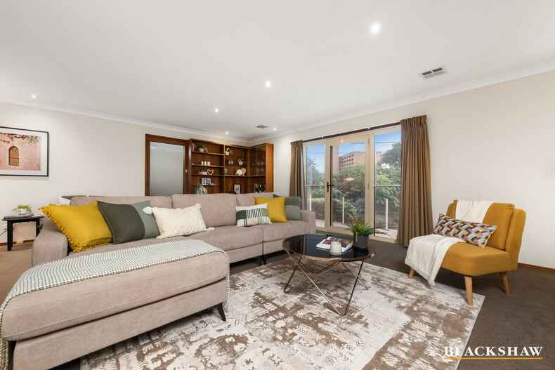 4 Esson Place Garran