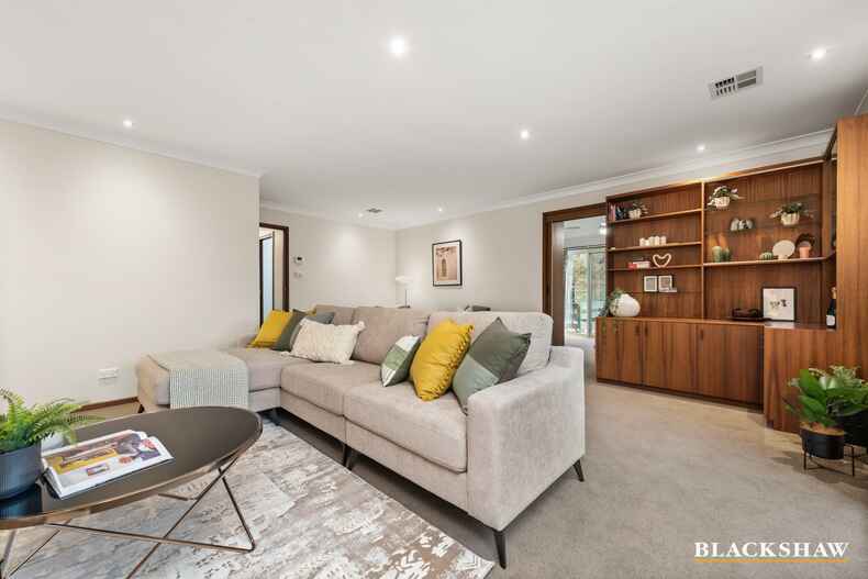 4 Esson Place Garran