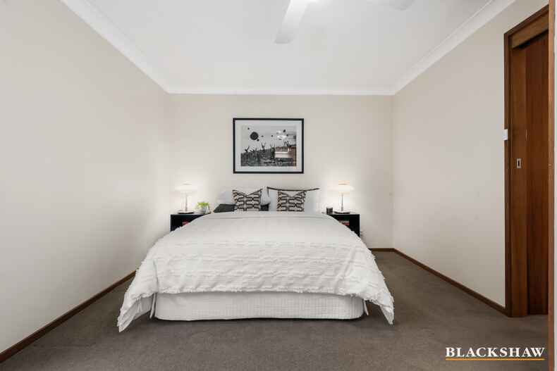 4 Esson Place Garran