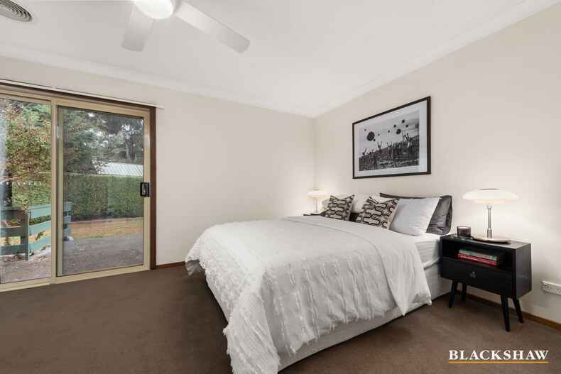 4 Esson Place Garran