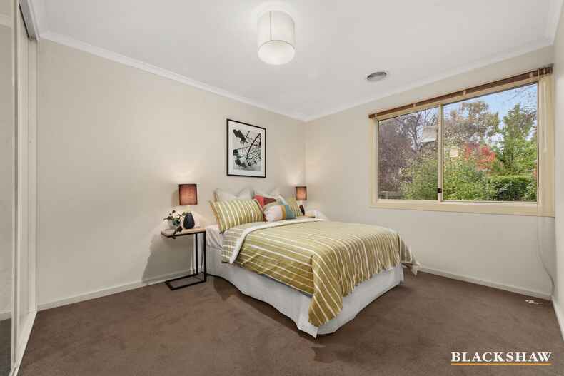 4 Esson Place Garran
