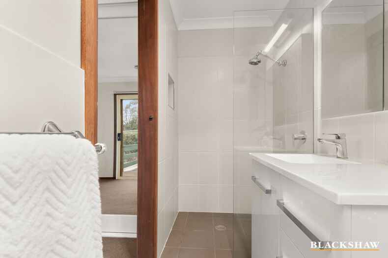 4 Esson Place Garran