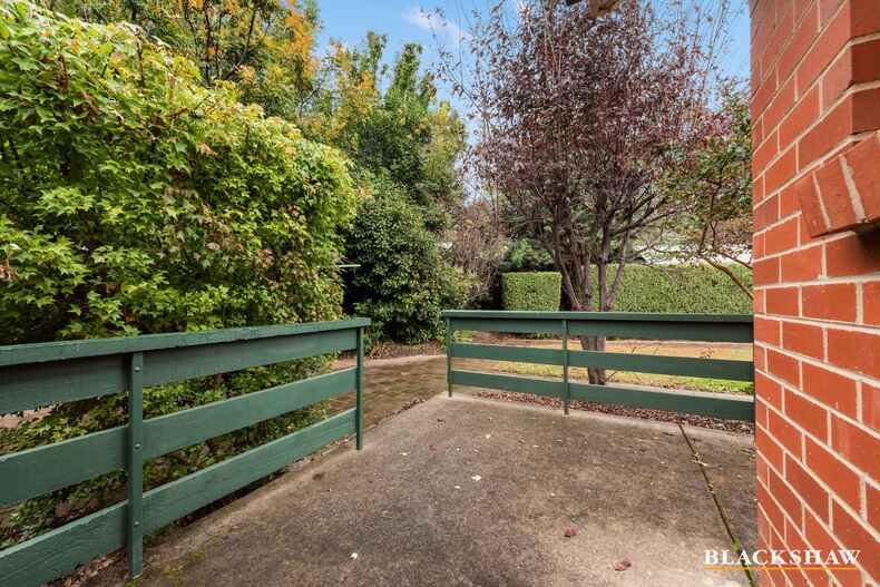4 Esson Place Garran