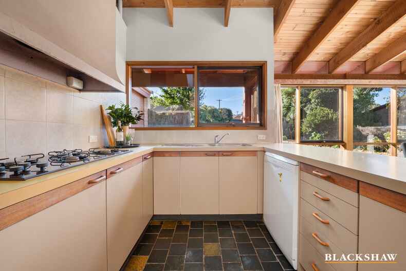 2 Max Henry Crescent Macarthur 2 Max Henry Crescent Macarthur