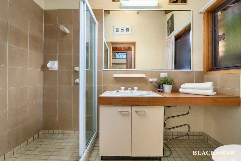 2 Max Henry Crescent Macarthur 2 Max Henry Crescent Macarthur