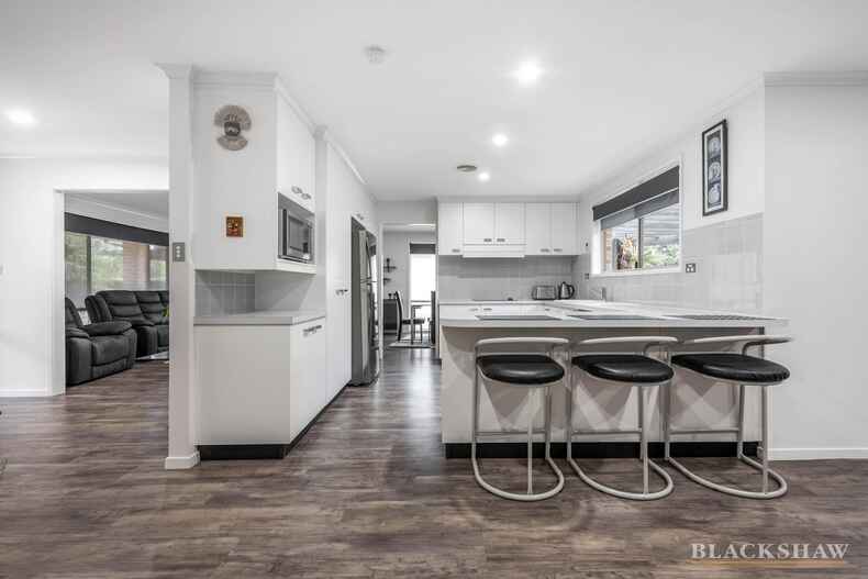 16 Michael Holt Crescent Gordon 16 Michael Holt Crescent Gordon