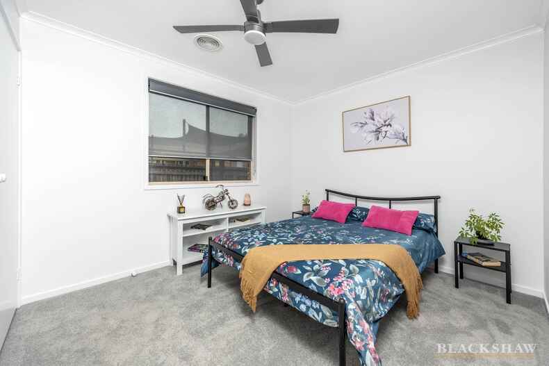 16 Michael Holt Crescent Gordon 16 Michael Holt Crescent Gordon