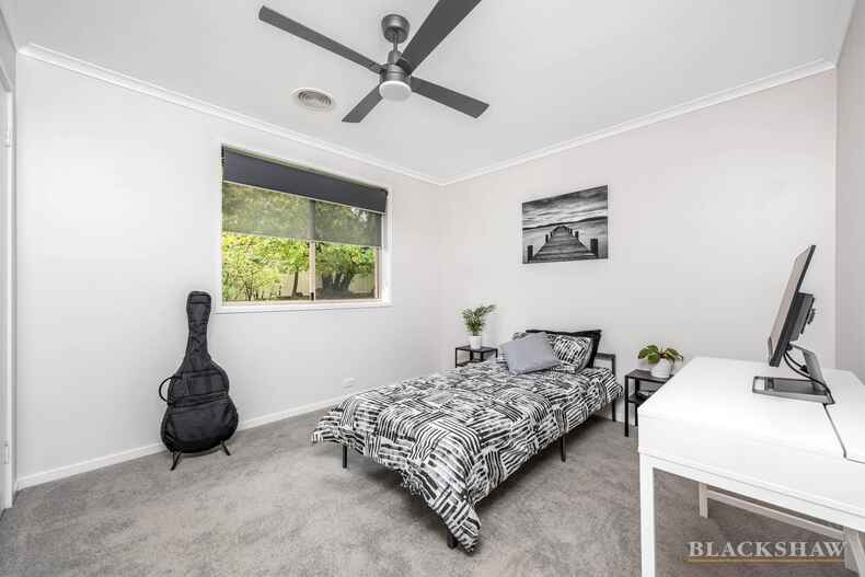 16 Michael Holt Crescent Gordon 16 Michael Holt Crescent Gordon