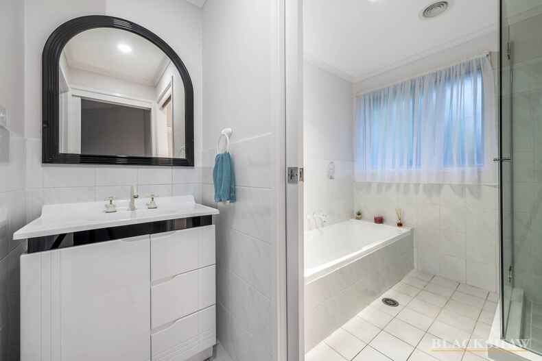 16 Michael Holt Crescent Gordon 16 Michael Holt Crescent Gordon