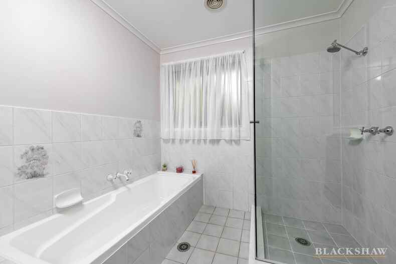 16 Michael Holt Crescent Gordon 16 Michael Holt Crescent Gordon