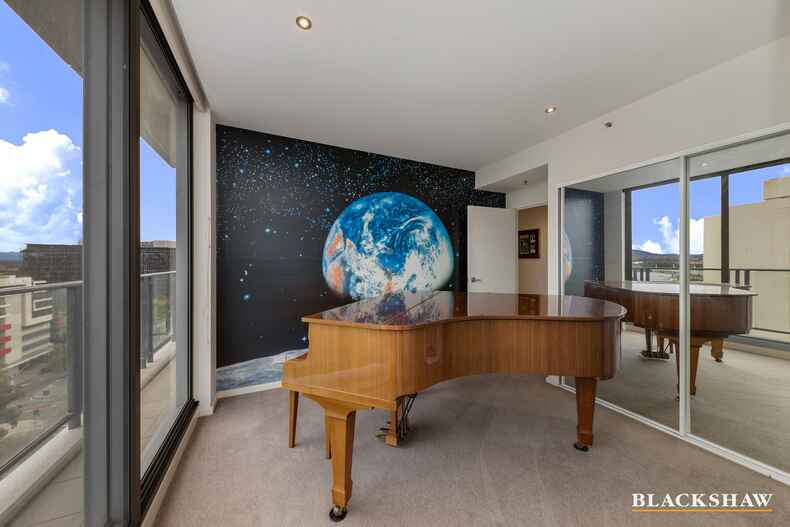 89/3 London Circuit City 89/3 London Circuit City