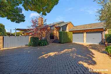 11 Challinor Crescent Florey