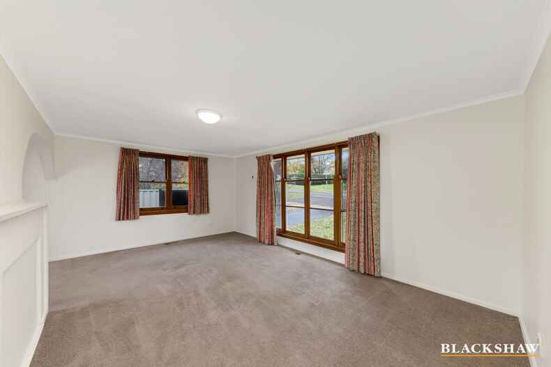 16 Schomburgk Street Yarralumla 16 Schomburgk Street Yarralumla