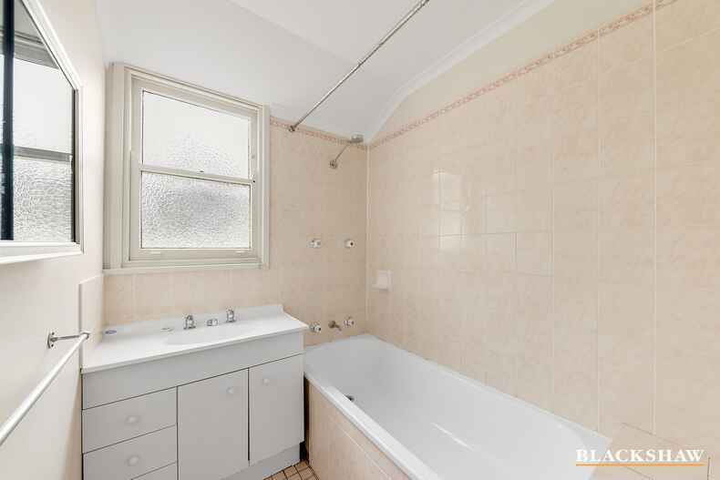 16 Schomburgk Street Yarralumla 16 Schomburgk Street Yarralumla