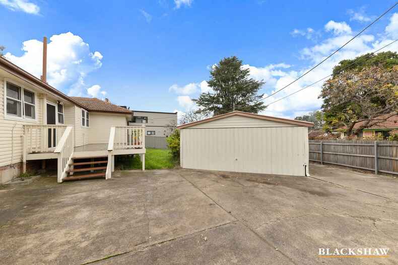 16 Schomburgk Street Yarralumla 16 Schomburgk Street Yarralumla