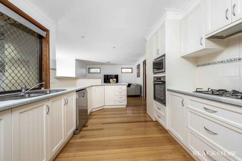 9 Chataway Crescent Fadden