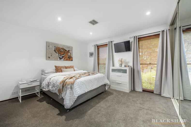 9 Chataway Crescent Fadden