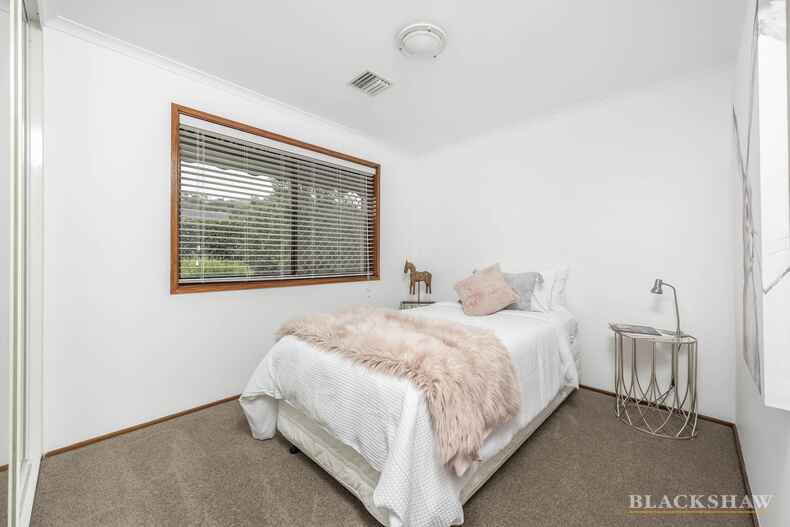 9 Chataway Crescent Fadden