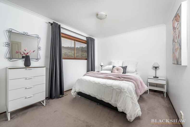 9 Chataway Crescent Fadden