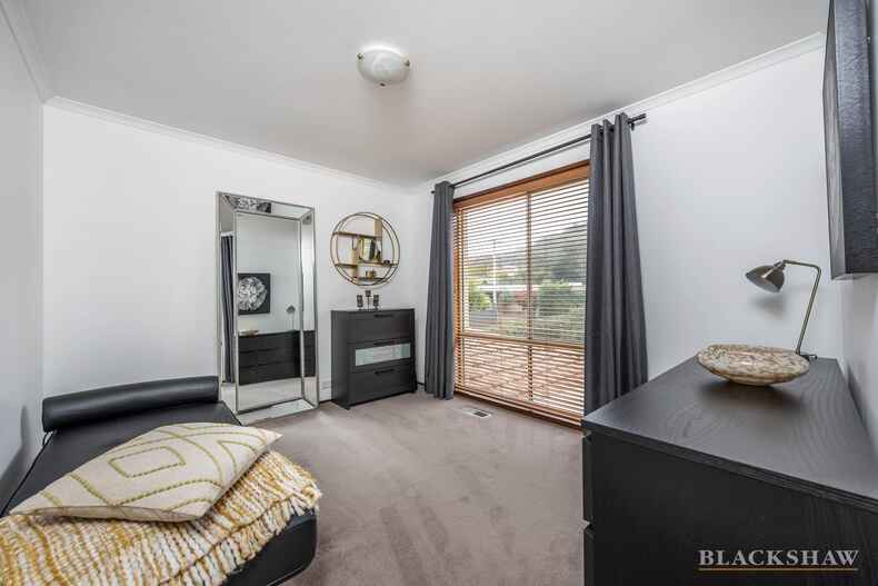 9 Chataway Crescent Fadden