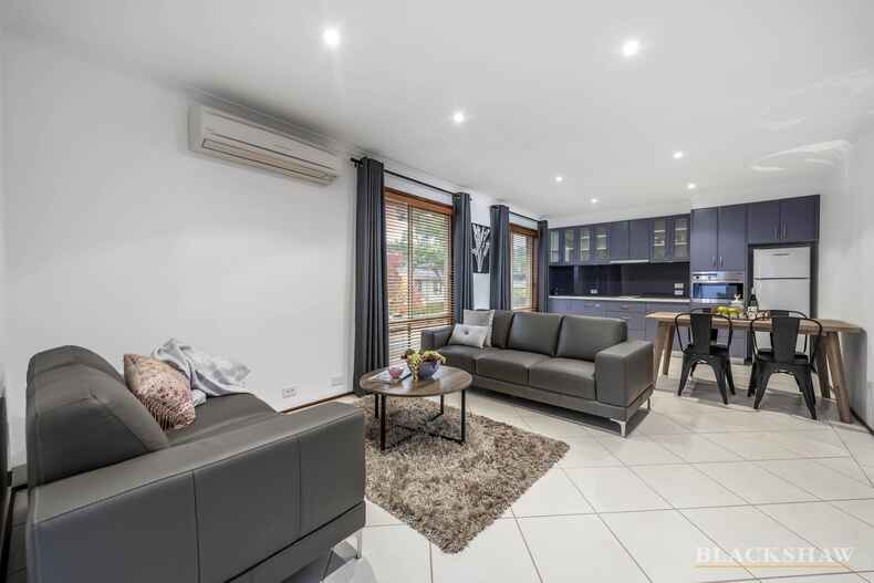 9 Chataway Crescent Fadden