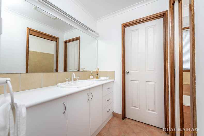 9 Chataway Crescent Fadden