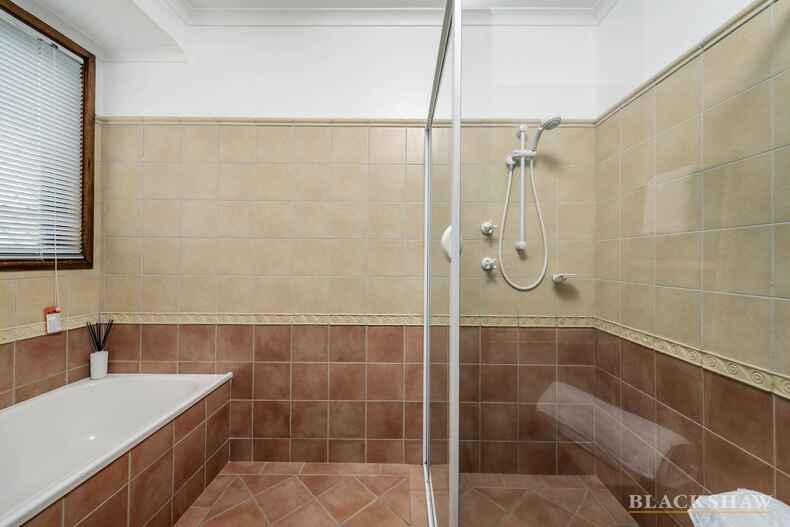 9 Chataway Crescent Fadden