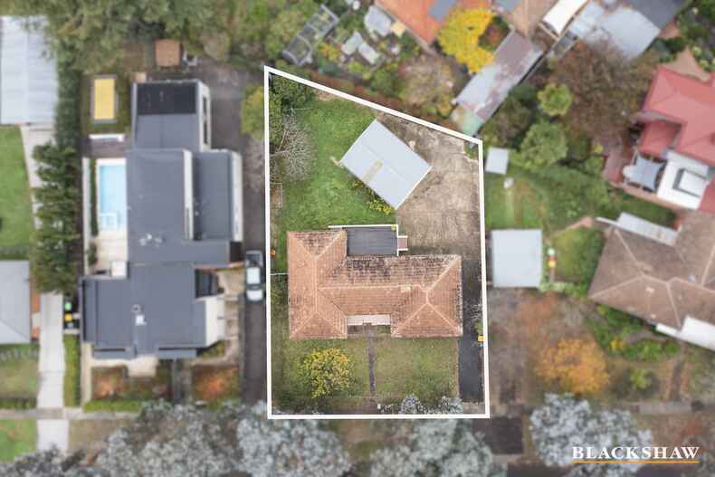 16 Schomburgk Street Yarralumla 16 Schomburgk Street Yarralumla