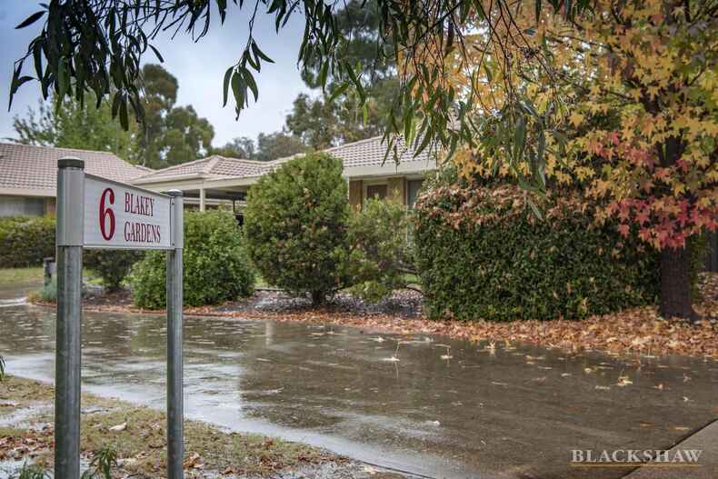 2/6 Blakey Close Monash