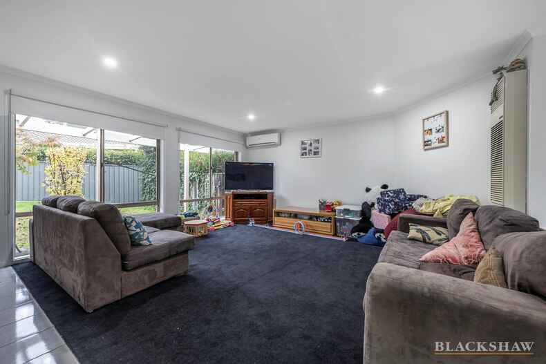 2/6 Blakey Close Monash