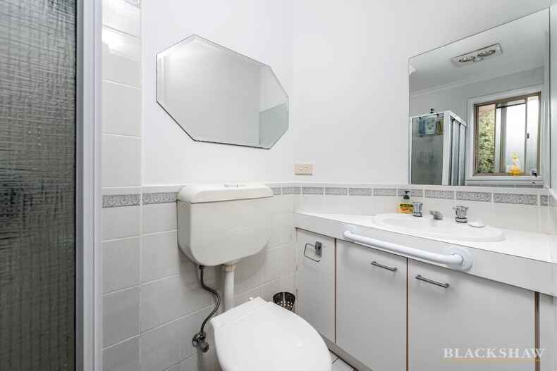 2/6 Blakey Close Monash