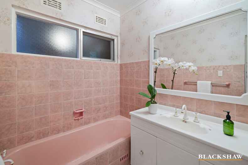 26 MacDonnell Street Yarralumla 26 MacDonnell Street Yarralumla