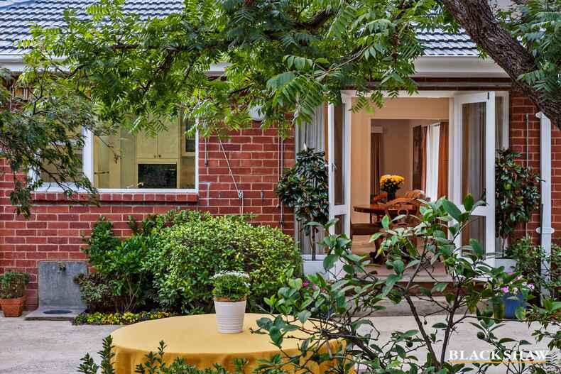 26 MacDonnell Street Yarralumla 26 MacDonnell Street Yarralumla