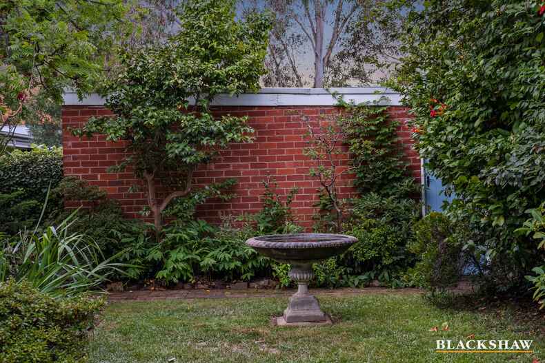 26 MacDonnell Street Yarralumla 26 MacDonnell Street Yarralumla