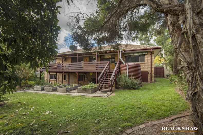 138 Namatjira Drive Chapman