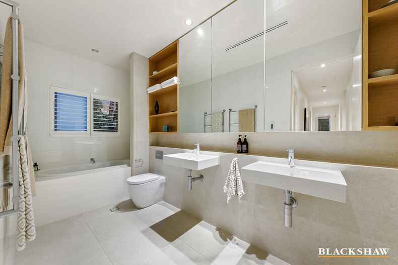 4 Woolls Street Yarralumla 4 Woolls Street Yarralumla