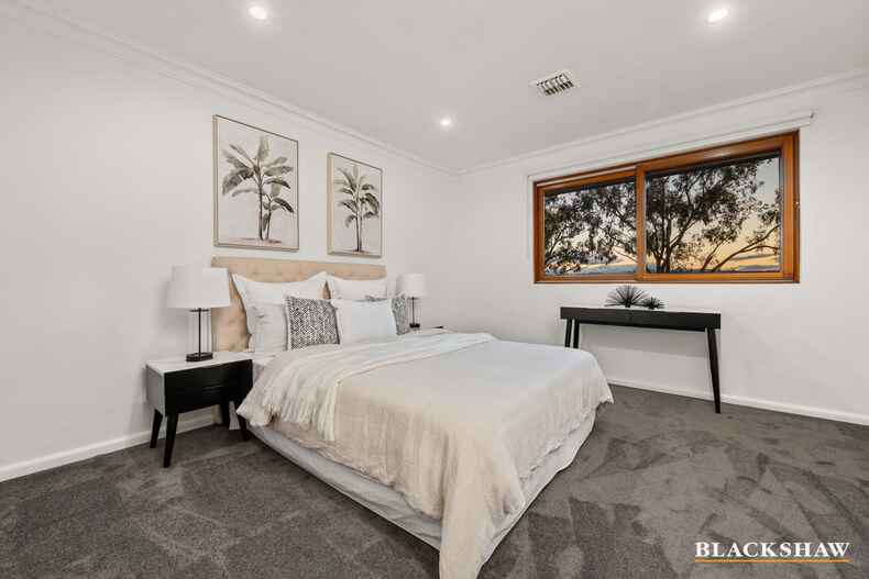 17 Curlewis Crescent Garran 17 Curlewis Crescent Garran