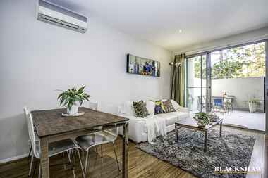 2/22 De Burgh Street Lyneham